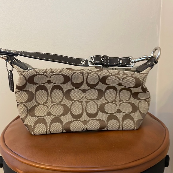 Coach small purse - Picture 1 of 5